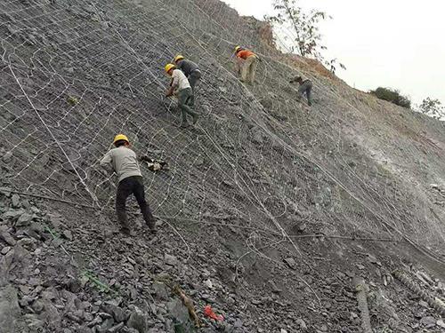 為什么要設(shè)置邊坡防護(hù)網(wǎng)？